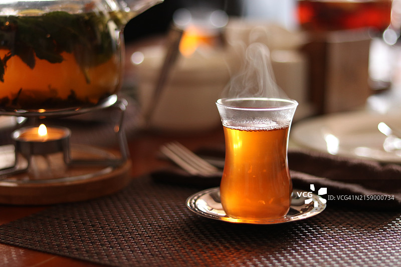 桌上的茶水特写图片素材