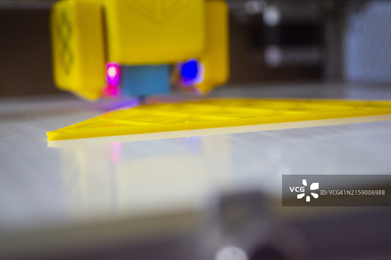 桌子上的玩具特写图片素材