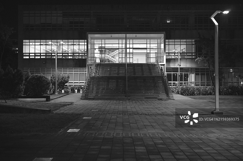 夜晚校园图片素材