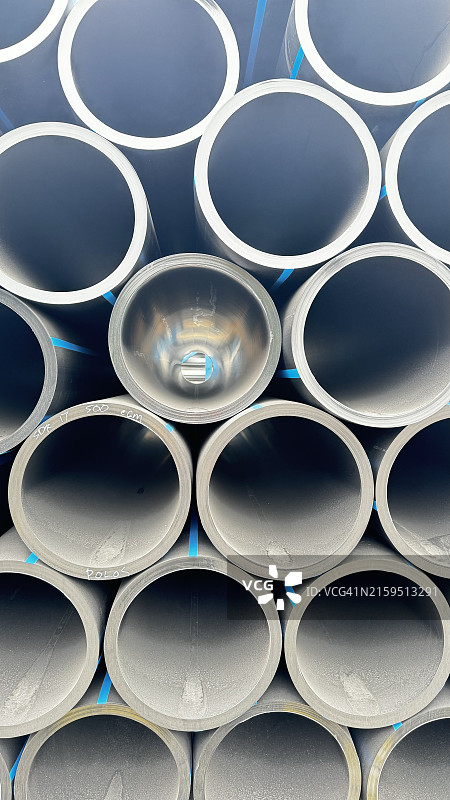 排列整齐的工业用HDPE管材图片素材