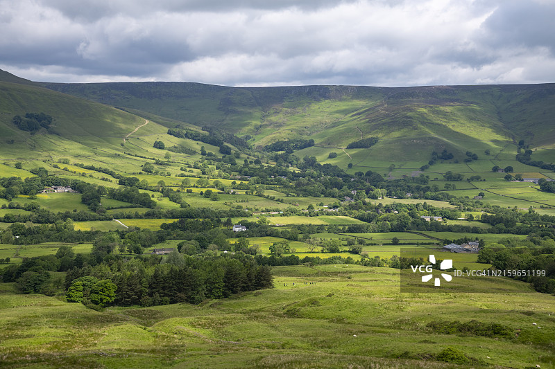 英格兰德比郡埃代尔的夏日乡村图片素材