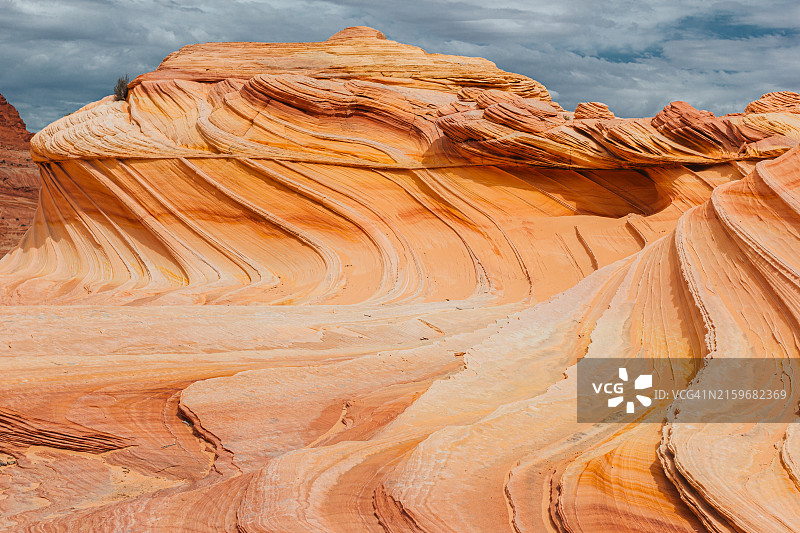 亚利桑那州朱红悬崖北部郊狼丘的第二波岩层全景图片素材