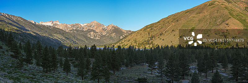 双子湖盆地全景图片素材