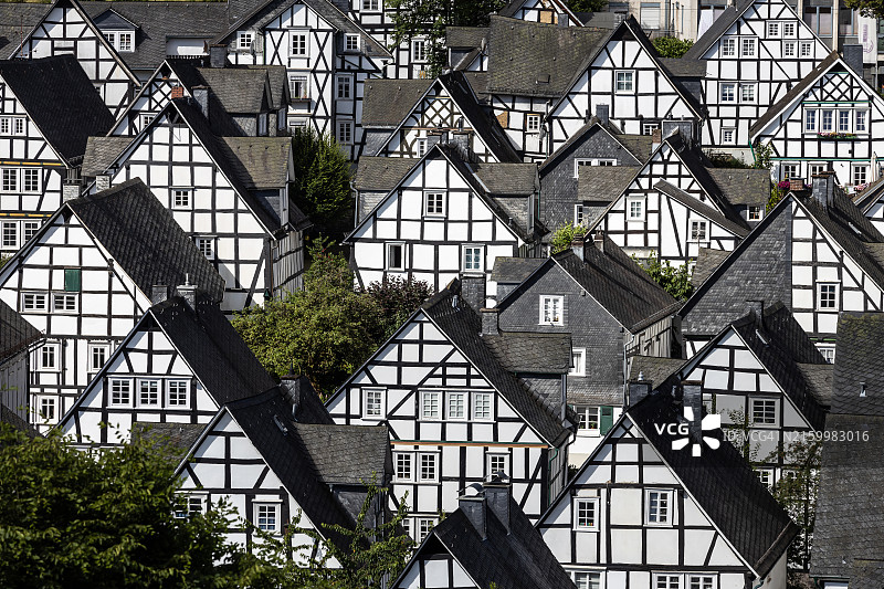 德国弗伦登贝格老城区的传统半木结构房屋，北莱茵-威斯特法伦州图片素材