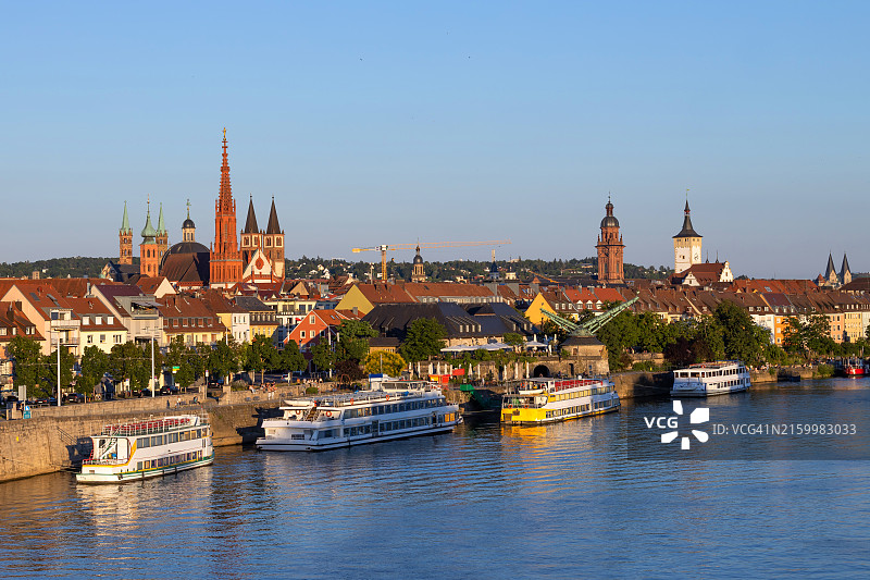 旅游目的地：美因河畔维尔茨堡老城（德国巴伐利亚州）图片素材