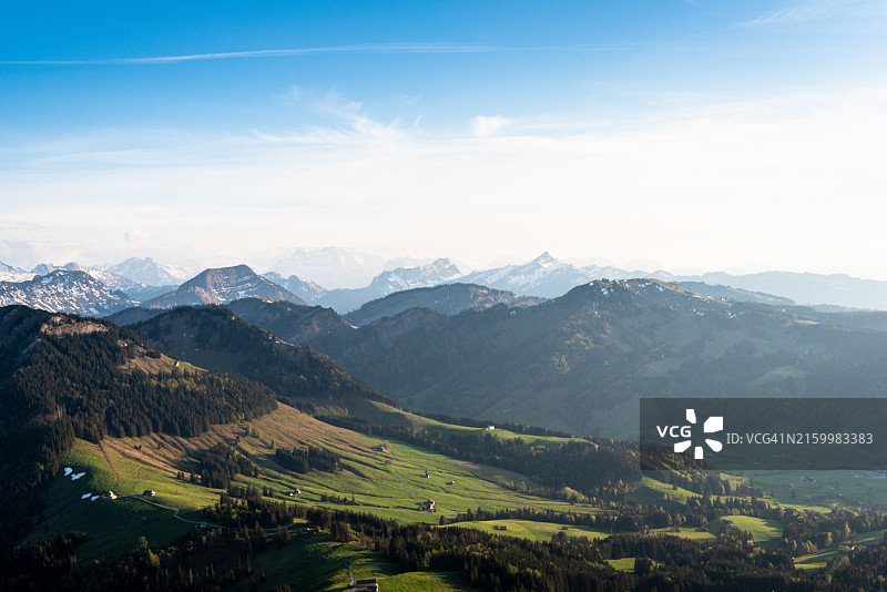 瑞士东部丘陵日落航拍图片素材