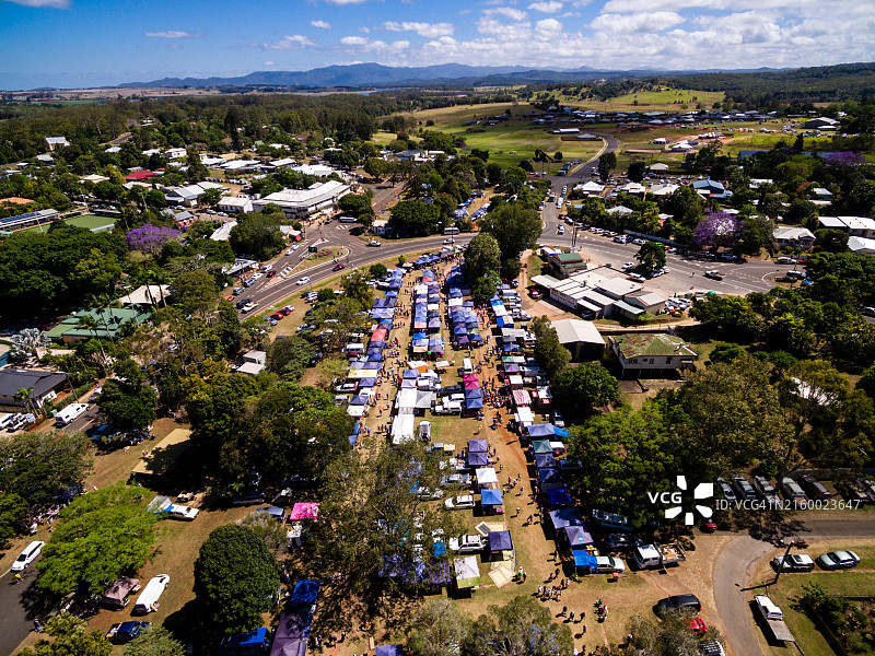 澳大利亚昆士兰州阳光明媚的永加布拉市场航拍图片素材