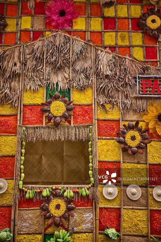 农业材料装饰的房屋外墙图片素材