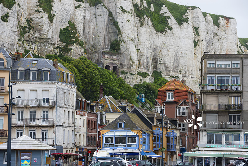 勒特雷波尔的城镇风光图片素材