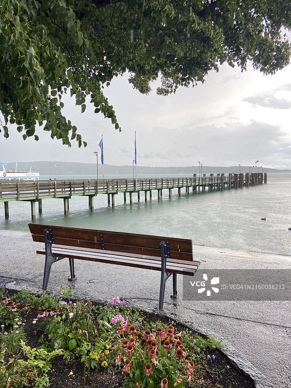 雨天座椅图片素材