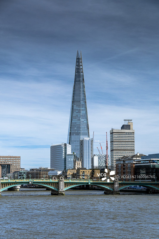 伦敦天际线的碎片大厦图片素材