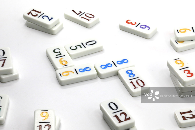 多米诺骨牌游戏布局图片素材