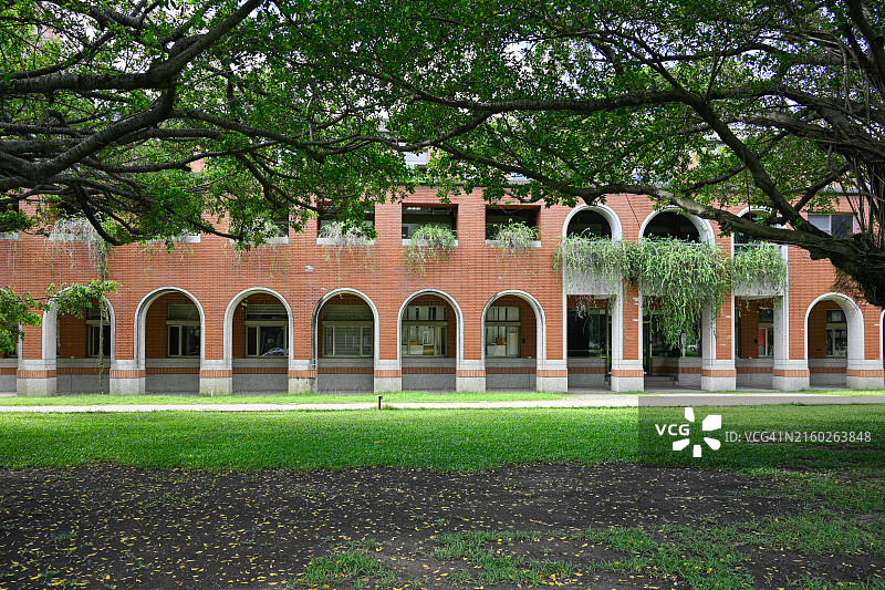 校园庭院图片素材