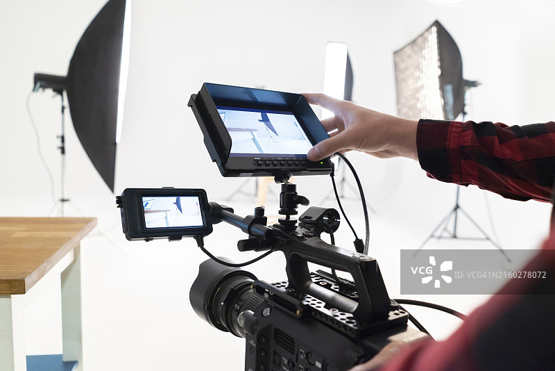 电影工作室里的电影摄影机特写图片素材