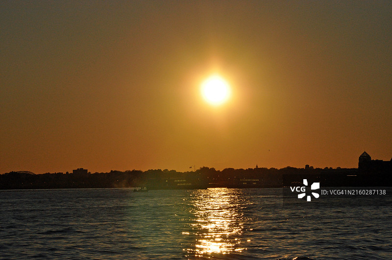 从总督岛拍摄的日落照片。照片拍摄于2009年9月19日星期六。图片素材