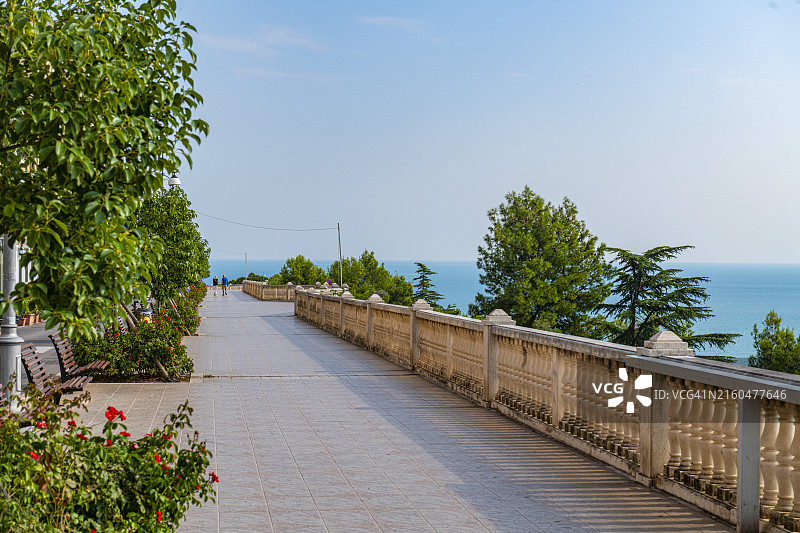 意大利阿布鲁佐奥托纳法尔内塞广场图片素材