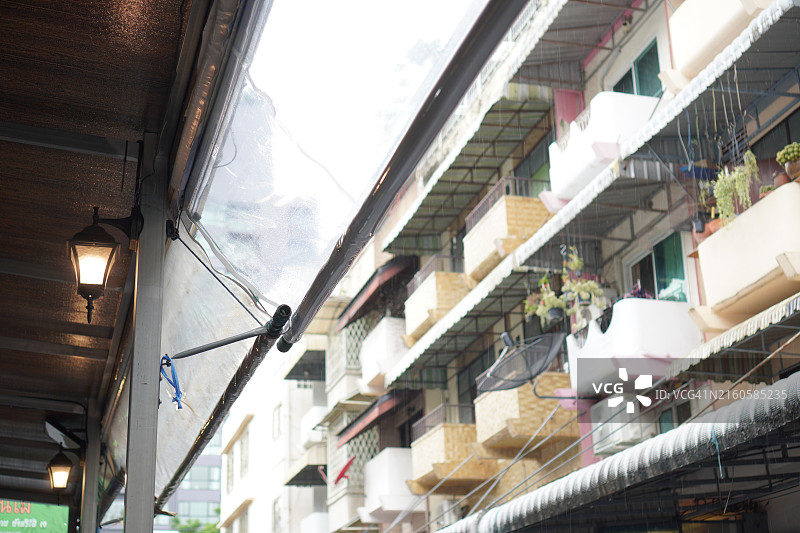 透明塑料帆布雨篷图片素材