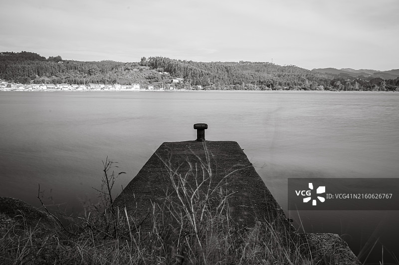 黑白照片中的码头图片素材