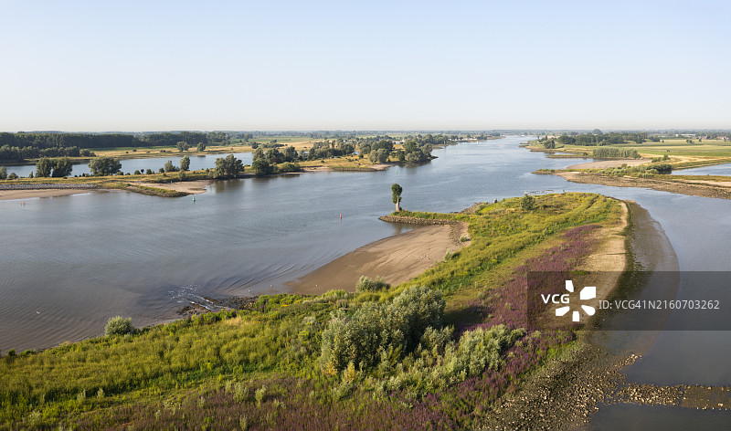 荷兰夏季的莱克河图片素材