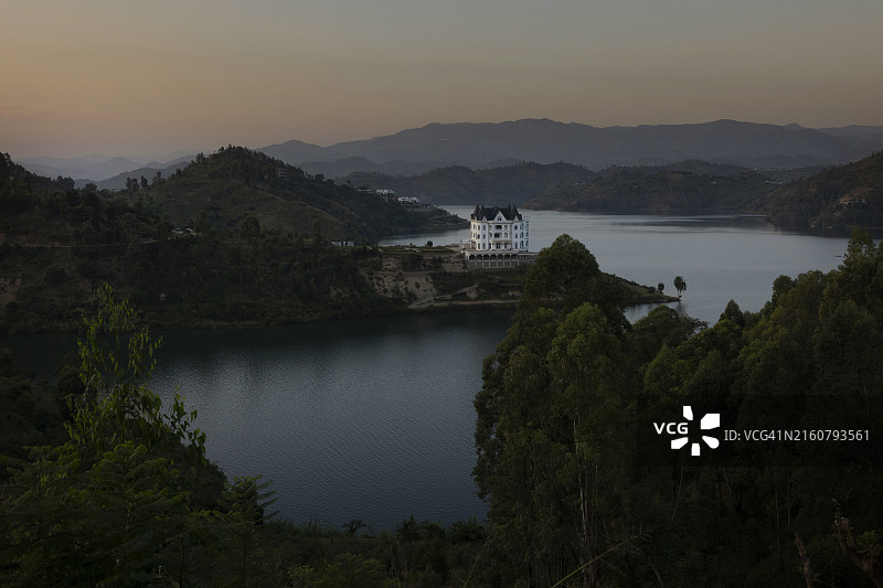 位于卢旺达基伍湖岸边的马拉拉城堡图片素材