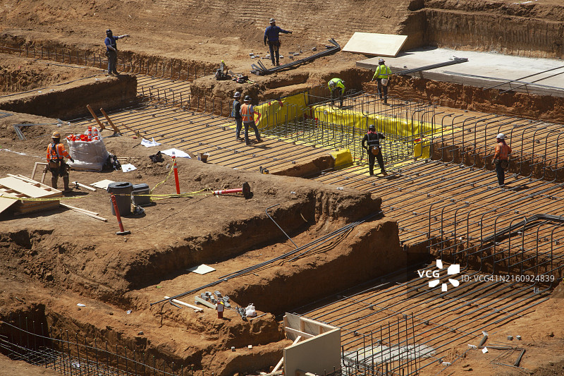 大型建筑工地及施工人员图片素材