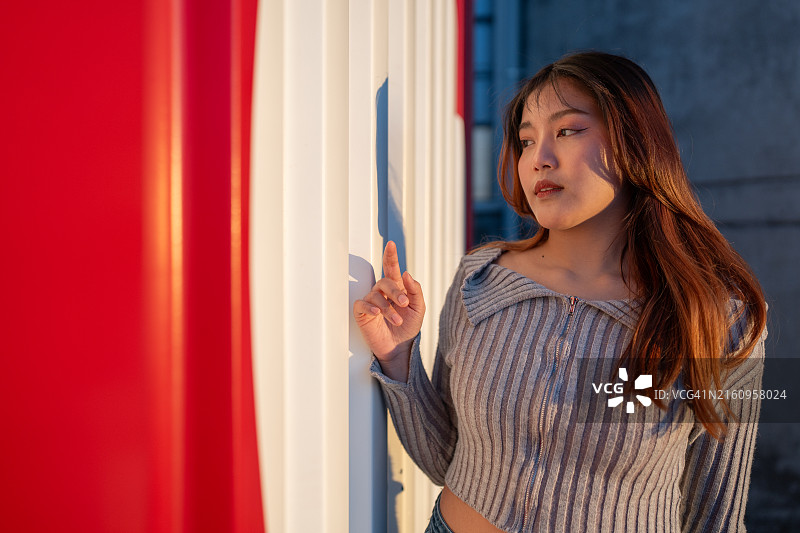 年轻女子画像图片素材