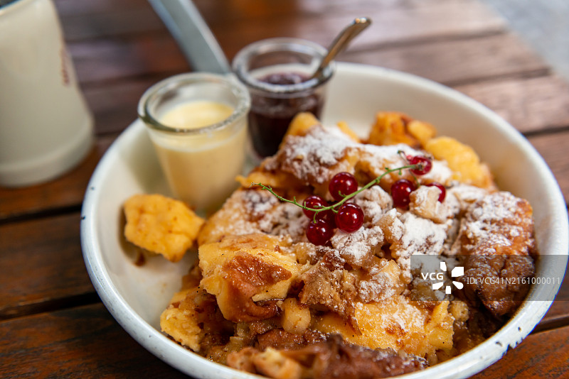 一盘传统德式煎饼，德国慕尼黑图片素材