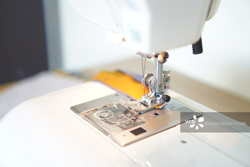 特写：缝纫机配件设备图片素材