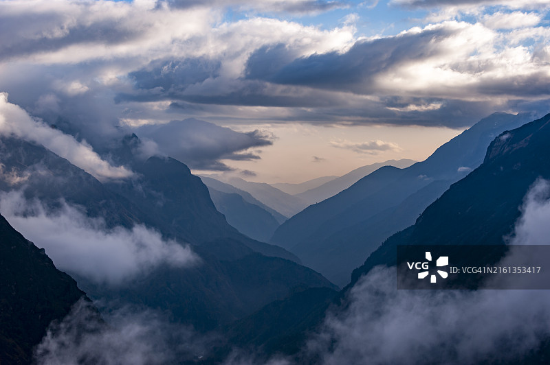 卢克拉山谷图片素材