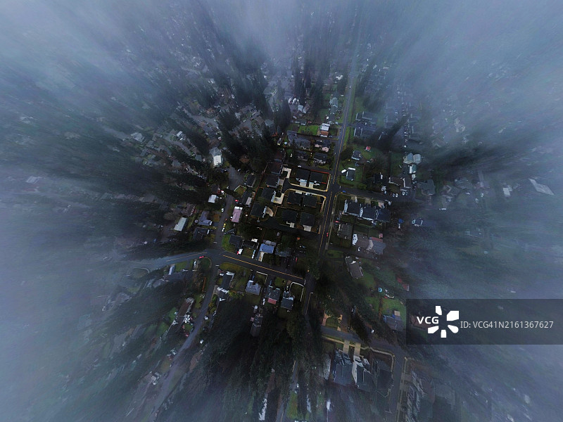 美国华盛顿扭曲云雾城市航拍图片素材