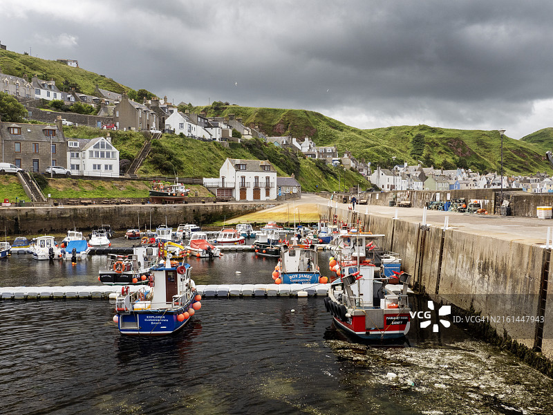 英国苏格兰阿伯丁郡加登斯敦港口的船只图片素材