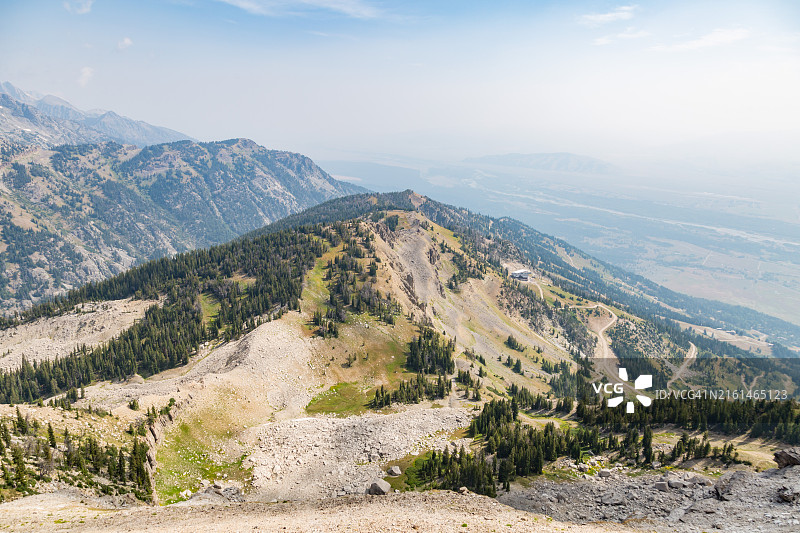 杰克逊霍尔怀俄明州落基山脉滑雪道之间的回头路图片素材