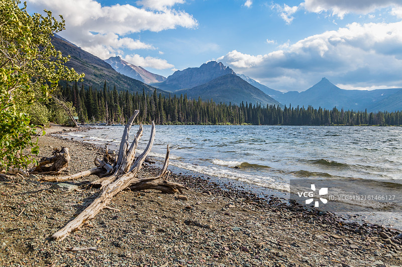 美国蒙大拿州冰川国家公园双药湖和杂货店图片素材
