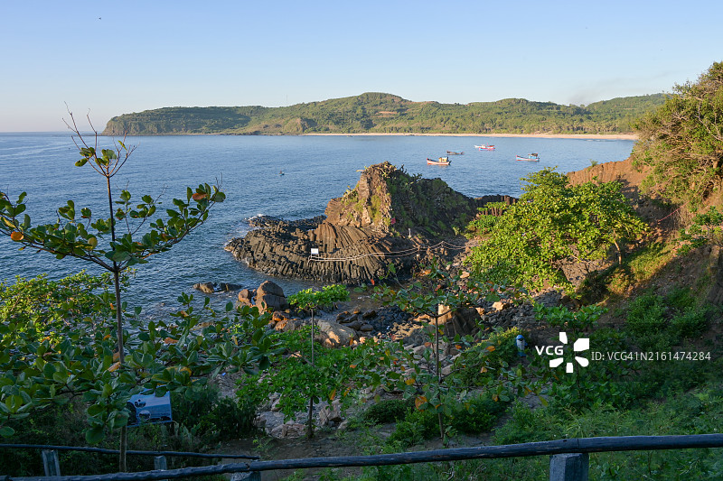 前往越南富安省的干石滩、亨燕岛和梅滇探索珊瑚生态系统图片素材