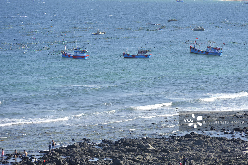 前往越南富安省的洪燕岛探索珊瑚生态系统图片素材