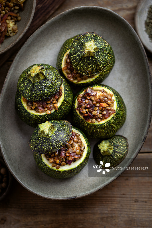 自制蔬菜酿西葫芦与扁豆洋葱图片素材