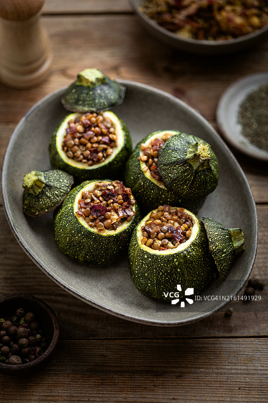 自制蔬菜酿西葫芦与扁豆洋葱图片素材