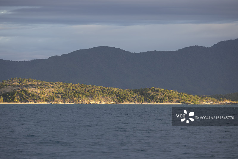 马达加斯加黛安娜区海岸日落图片素材