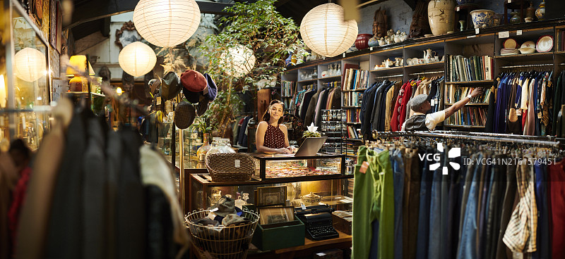 古着店店主图片素材