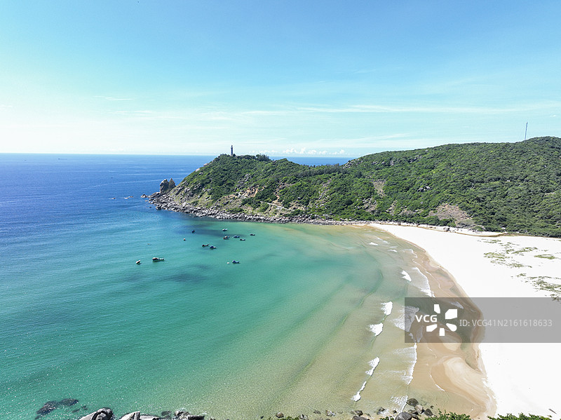 前往越南富安省的迎风塔、石头海滩、燕岛和岬角，探索珊瑚生态系统，享受一次充电和放松的旅行。图片素材