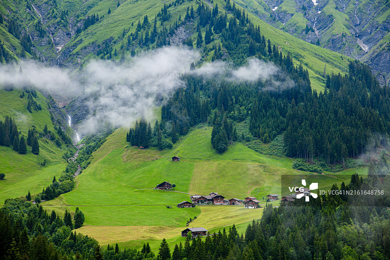 瑞士阿尔卑斯山脉迈林根的风景图片素材