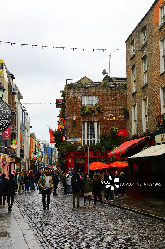 爱尔兰都柏林市中心坦普尔酒吧娱乐区图片素材