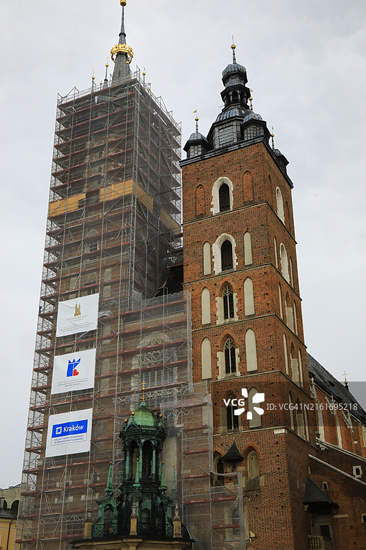 克拉科夫的圣玛丽大教堂 - 14世纪哥特式建筑图片素材