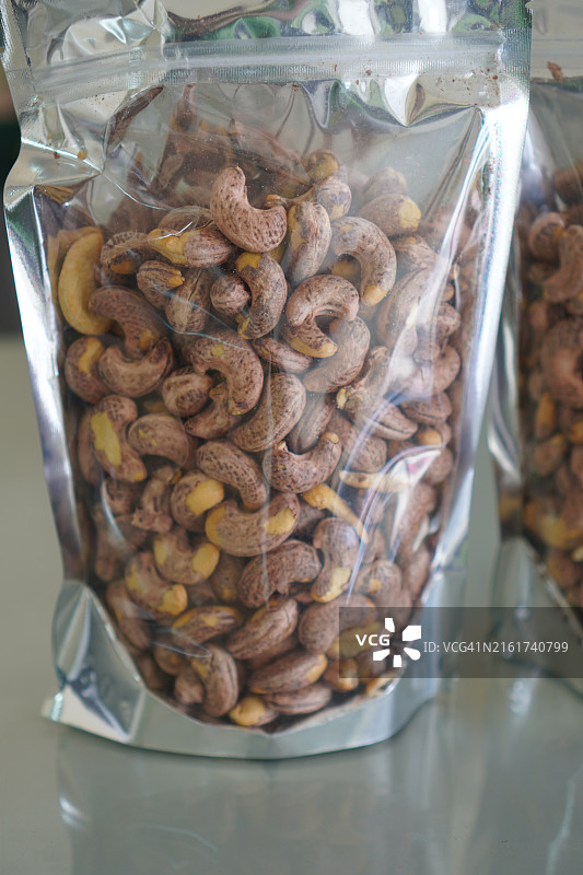 盐焗腰果（塑料拉链袋装）图片素材