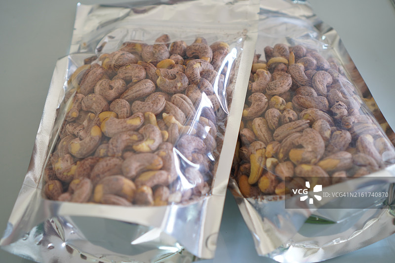 盐焗腰果（塑料拉链袋装）图片素材