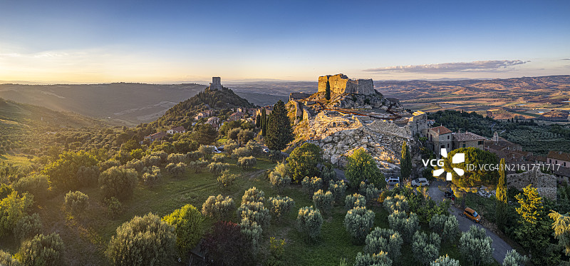 托斯卡纳奥尔恰谷的卡斯蒂廖内·多尔恰景色图片素材
