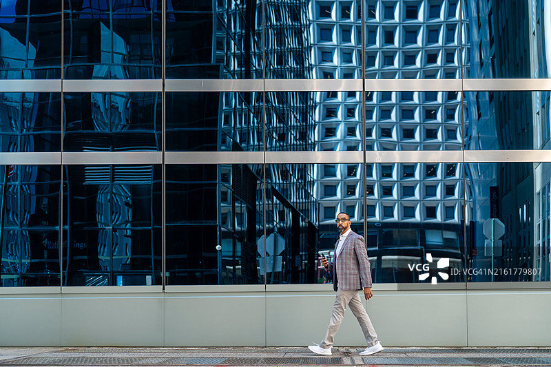 在纽约金融中心的商人图片素材