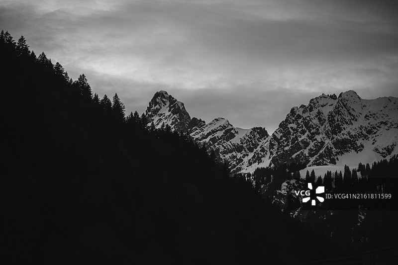 冬季奥地利山脉雪景图片素材