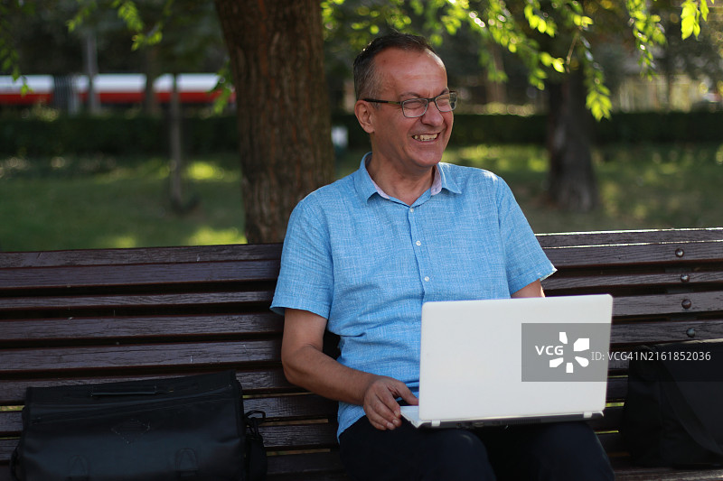 商务人士在线面试图片素材