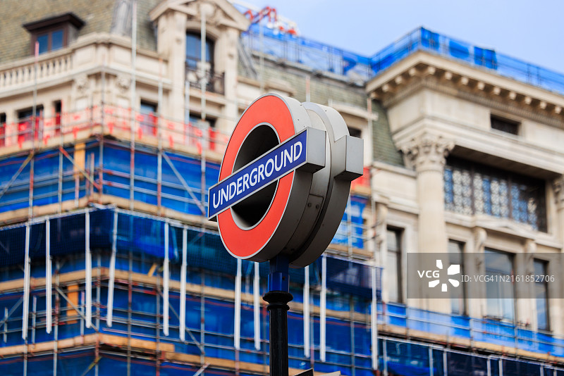 牛津环岛地铁站的伦敦地铁标志图片素材